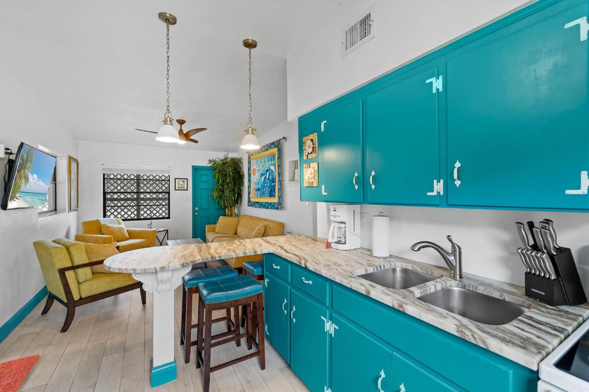 Uptown Cottage - Walk To The Beach And Restaurants شاطئ كوكوا المظهر الخارجي الصورة