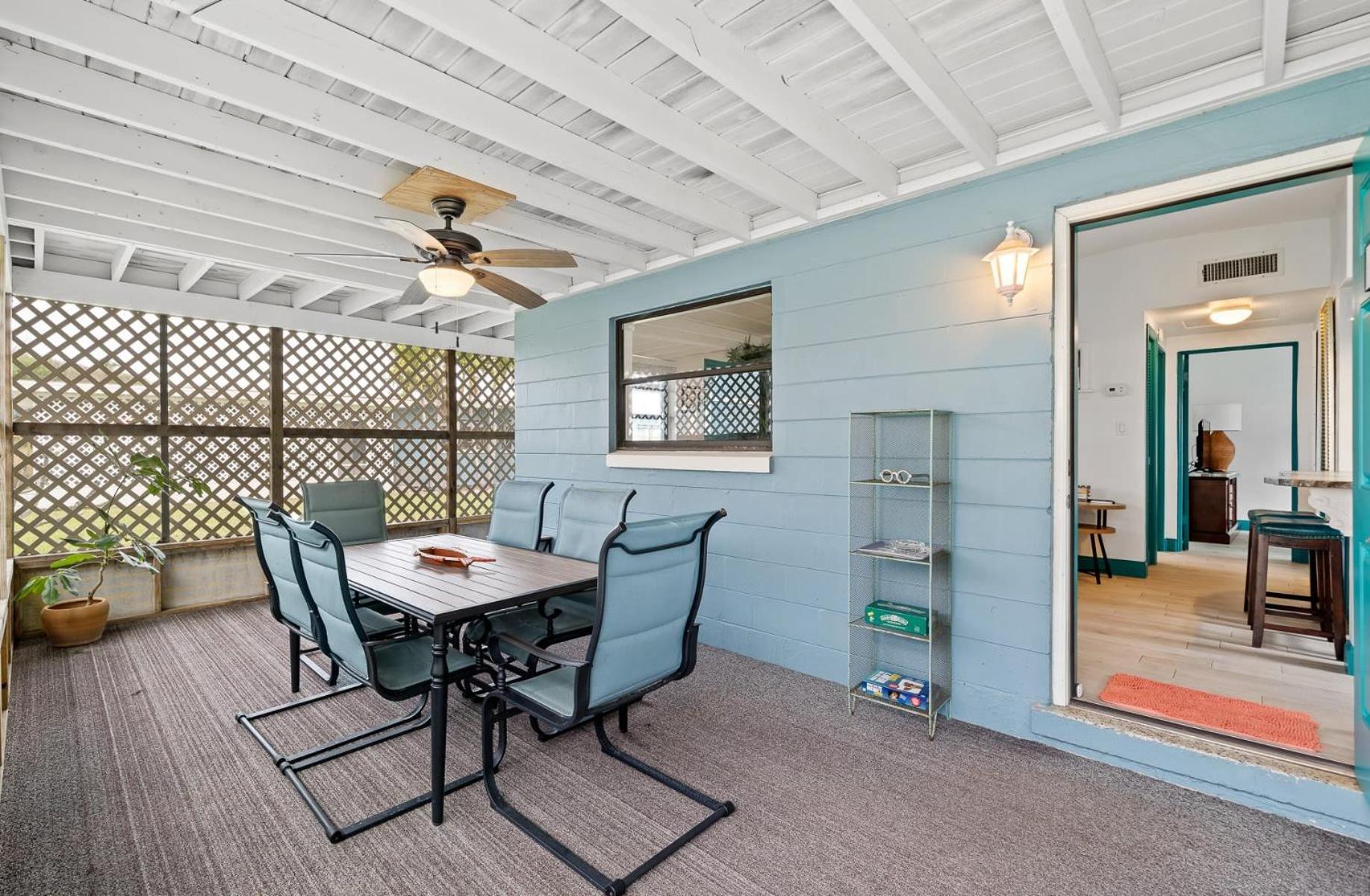 Uptown Cottage - Walk To The Beach And Restaurants شاطئ كوكوا المظهر الخارجي الصورة