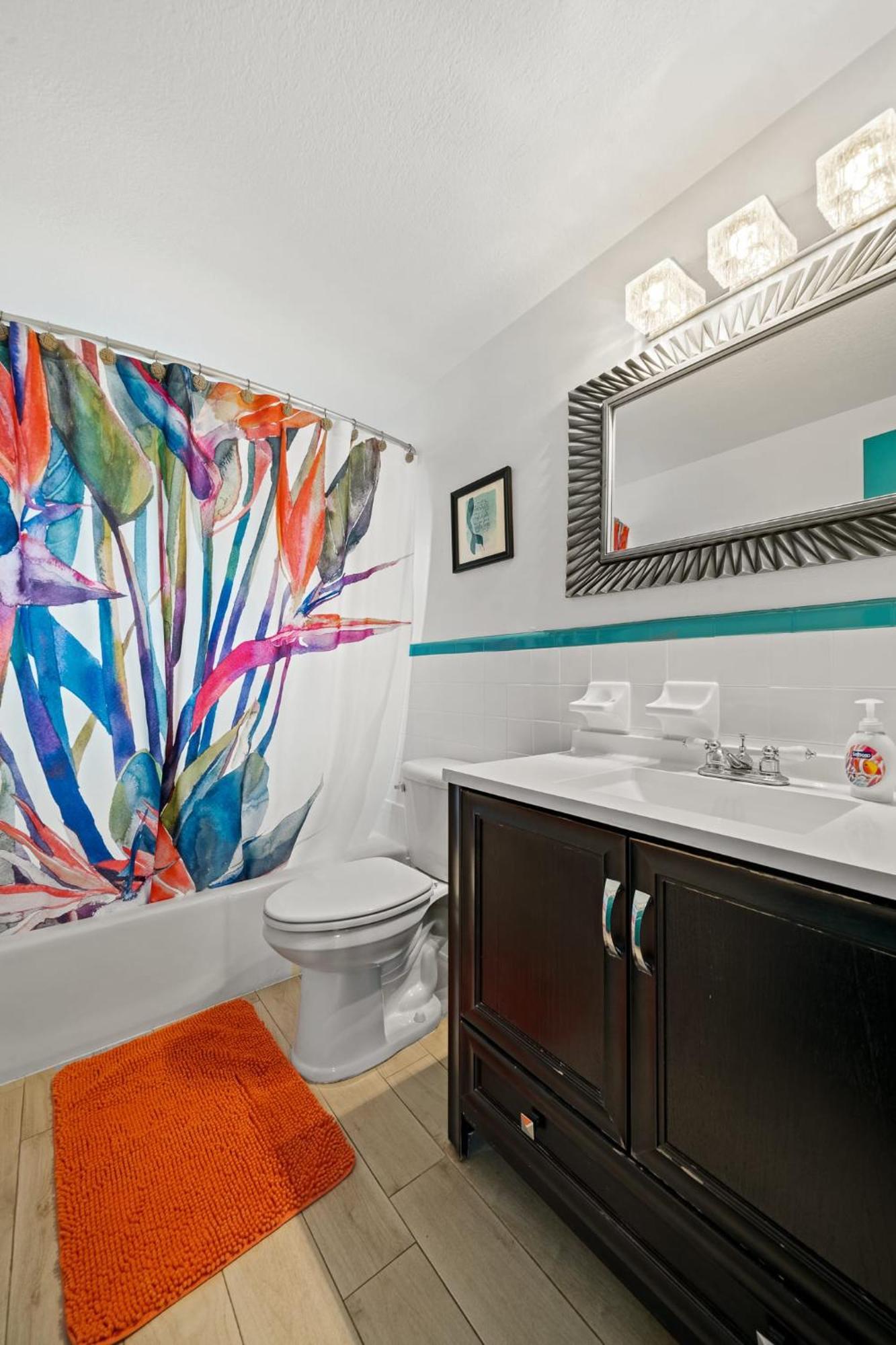 Uptown Cottage - Walk To The Beach And Restaurants شاطئ كوكوا المظهر الخارجي الصورة